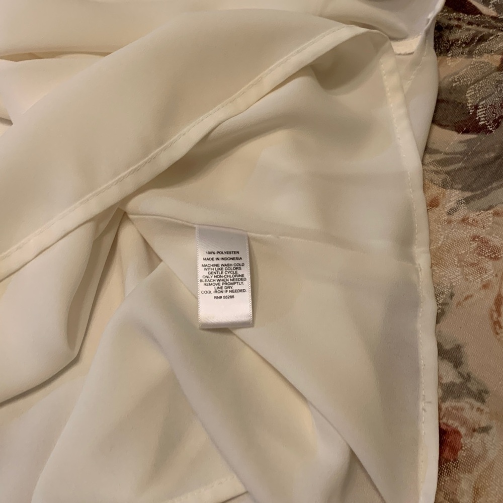 Elegant Cream and Tan Women's Tops - Picture 5 of 9